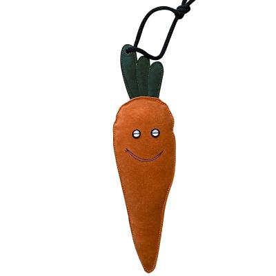 Jouet carotte cuir