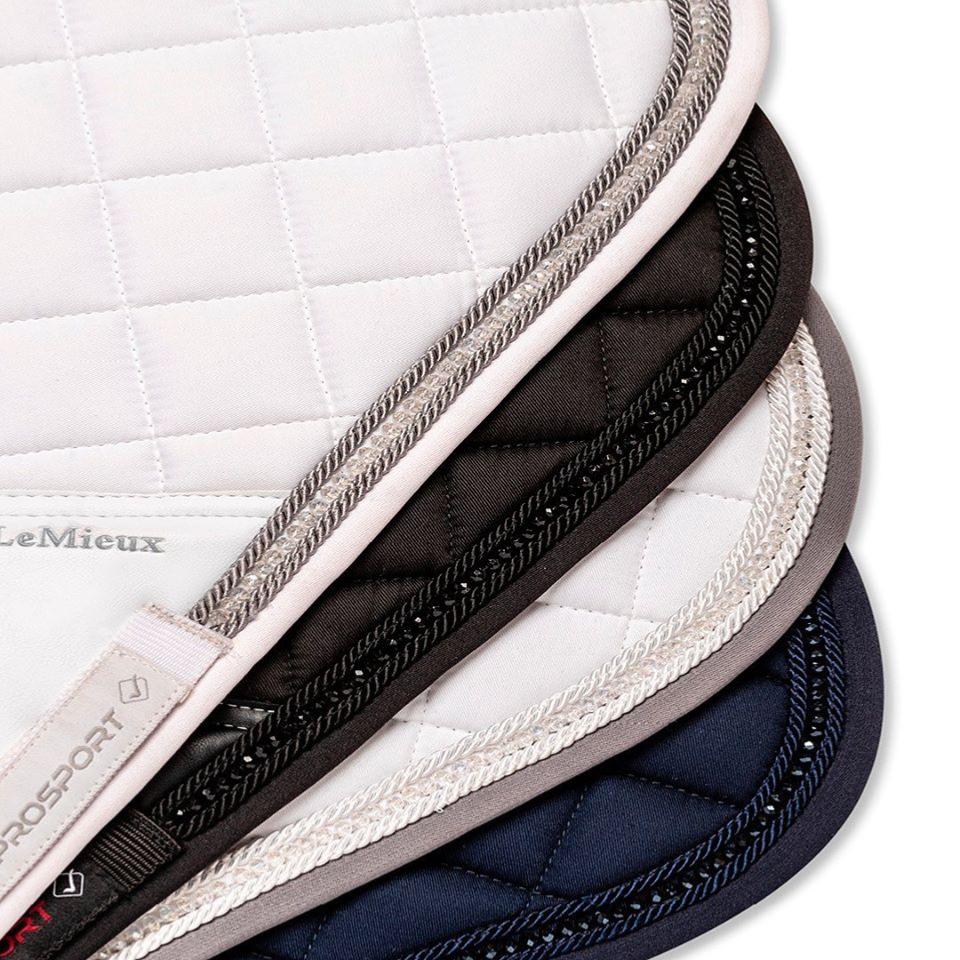 Coussin De Dressage Carré En Daim LeMieux - Couleur Canneberge, Neuf, Pour équitation Anglaise